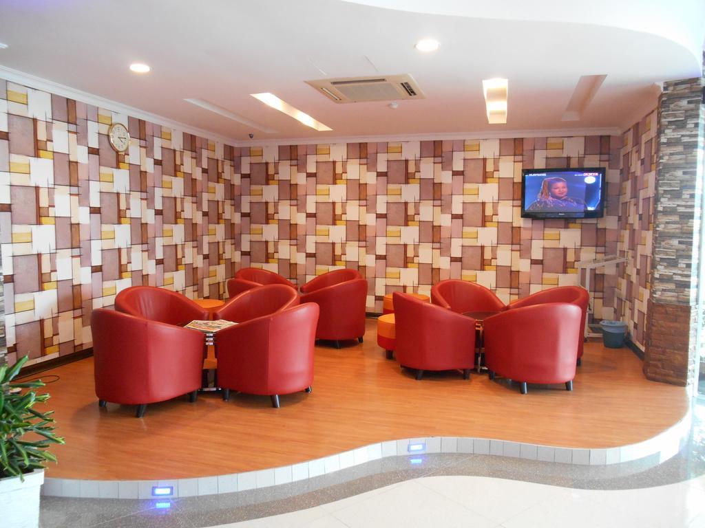 Sai Villa Hotel Near Klia & Klia2 Nilai Exterior foto