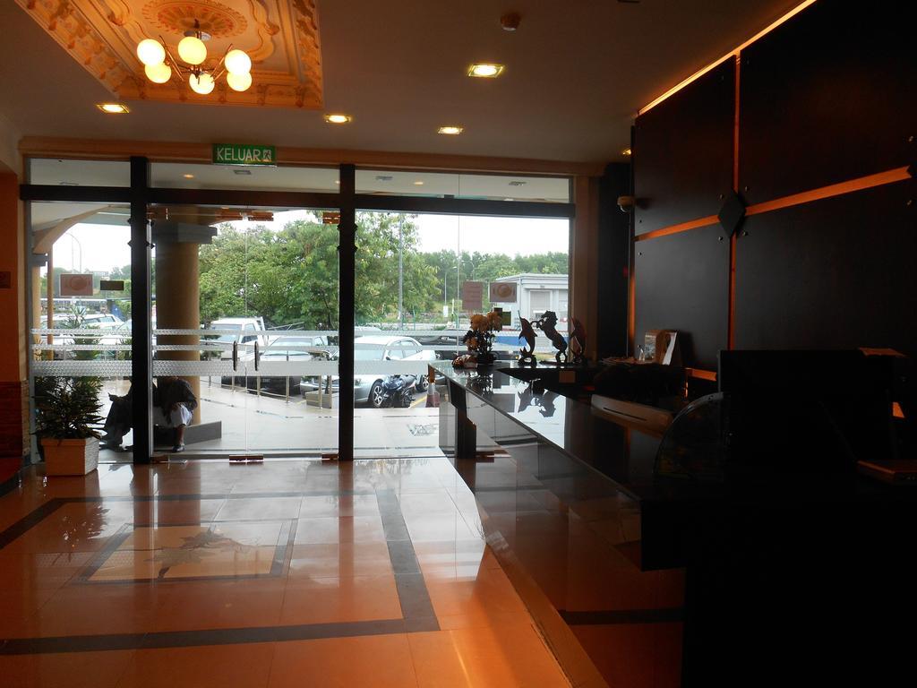Sai Villa Hotel Near Klia & Klia2 Nilai Exterior foto